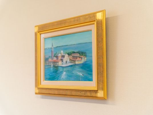 壁掛けの風景絵画