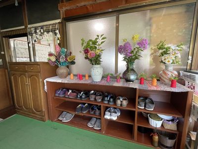 明るく彩られた玄関