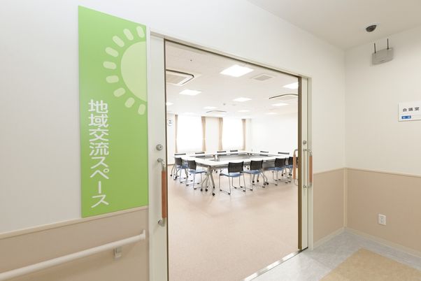 交流スペース出入口