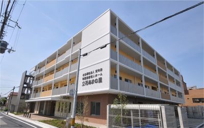 清潔で広い建物外観