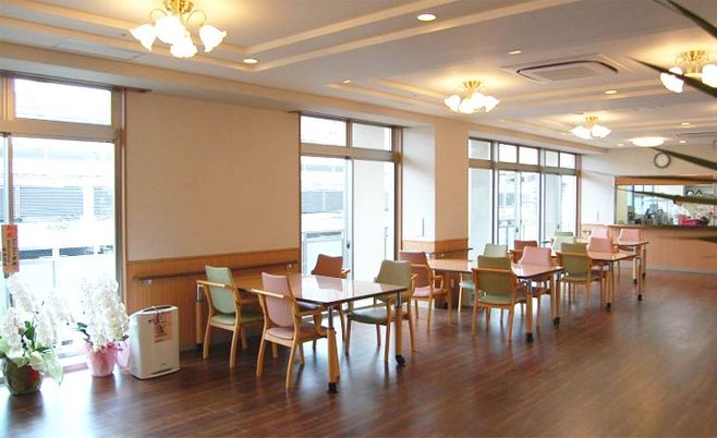 清潔で快適な食堂空間