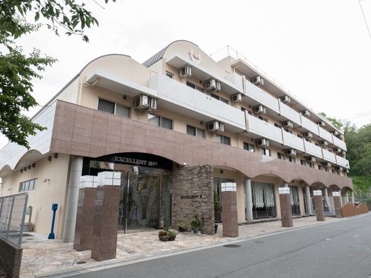 施設の外観とエントランス