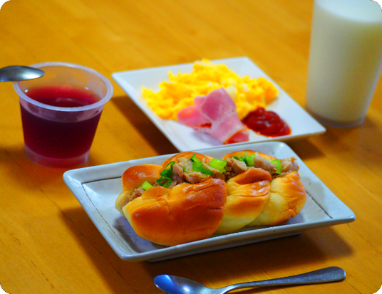 朝食のプレート