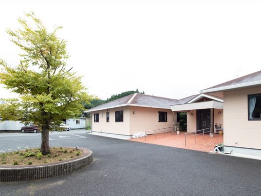ゆとりのある施設外観