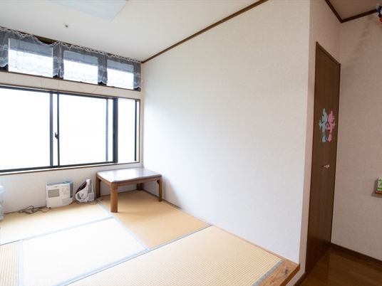清潔な和室の居室