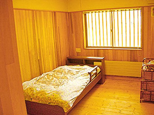 暖かみのあるシンプルな居室