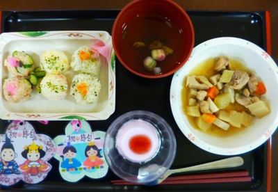 季節感のある食事の食堂
