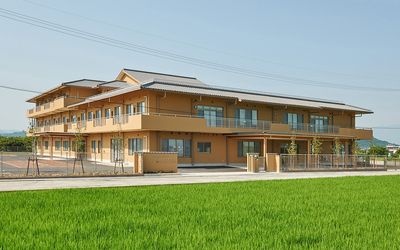 広々とした建物の外観