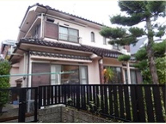 和風の外観の建物