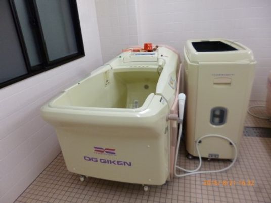 特殊浴槽と機器