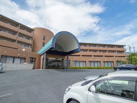 広々とした施設のエントランス