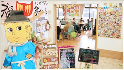 明るい雰囲気のエントランス