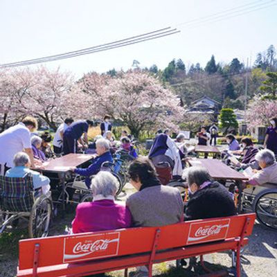 花見を楽しむ庭