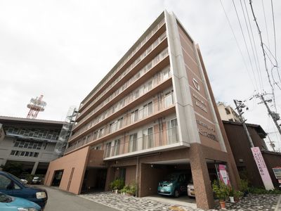 多階層の建物外観