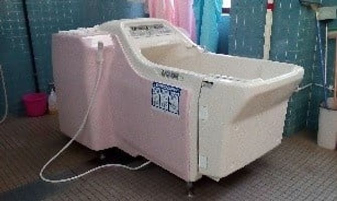 ゆったりとした浴槽