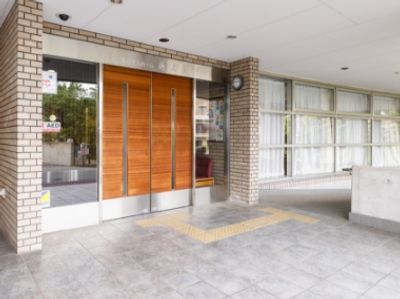 車椅子対応の入口