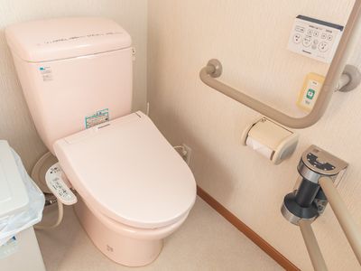 バリアフリー設計のトイレ