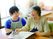 笑顔で会話する様子 居室