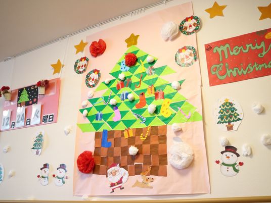 クリスマス飾りの壁面
