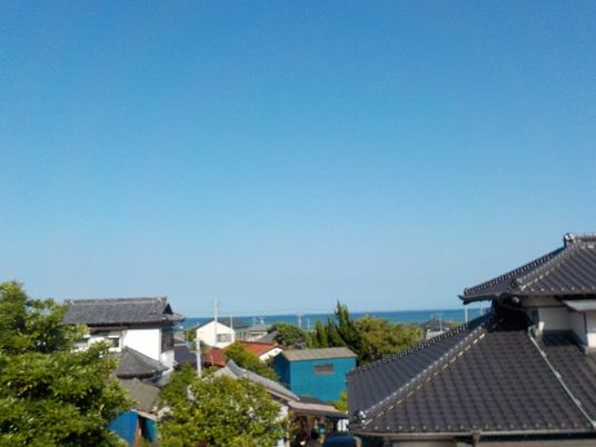 海が見える屋根