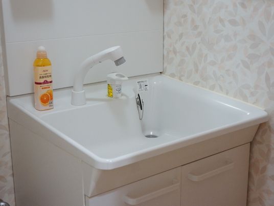 清潔な洗面台と手洗い用品