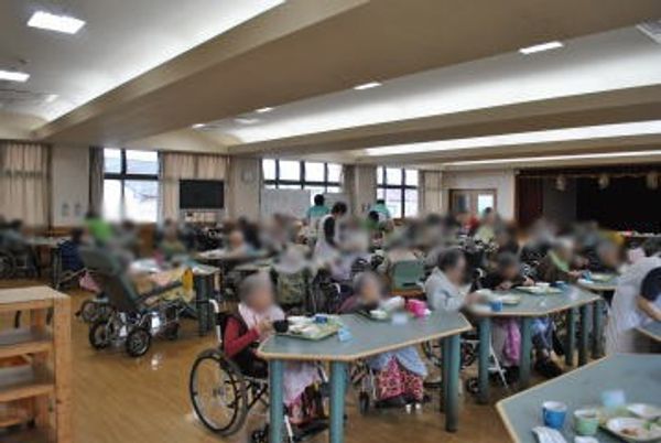 広々とした食堂