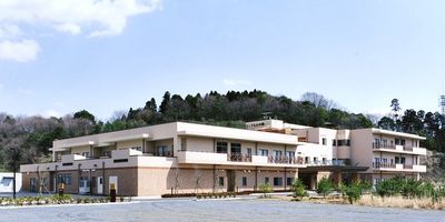 自然豊かな建物外観