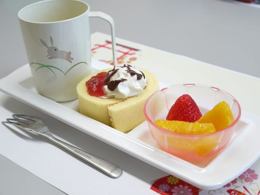 カフェスタイルの食事プレート