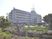 大きな建物と庭