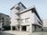 明るく清潔な建物の外観