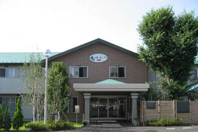 自然豊かな施設外観