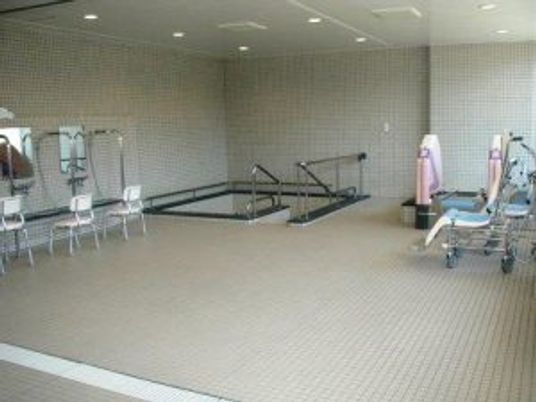 リハビリ用の広い施設内