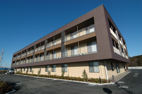 3階建ての建物外観