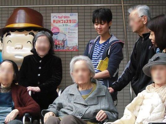 笑顔のスタッフと利用者さん