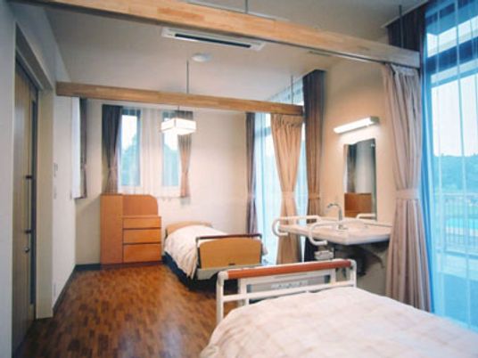 明るく広々とした居室