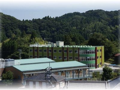 緑豊かな環境の建物