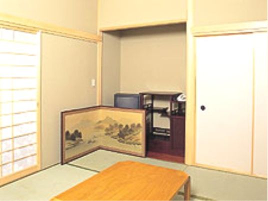 落ち着いた和室の居室