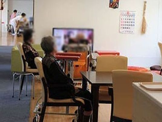 人々が集う部屋