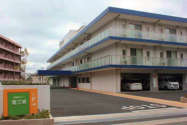 落ち着いた雰囲気の外観