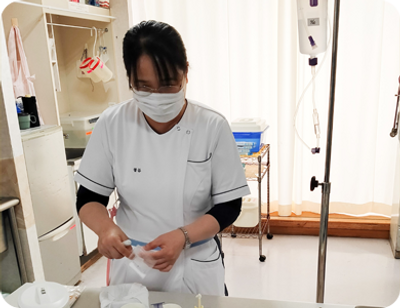 スタッフが作業中の様子
