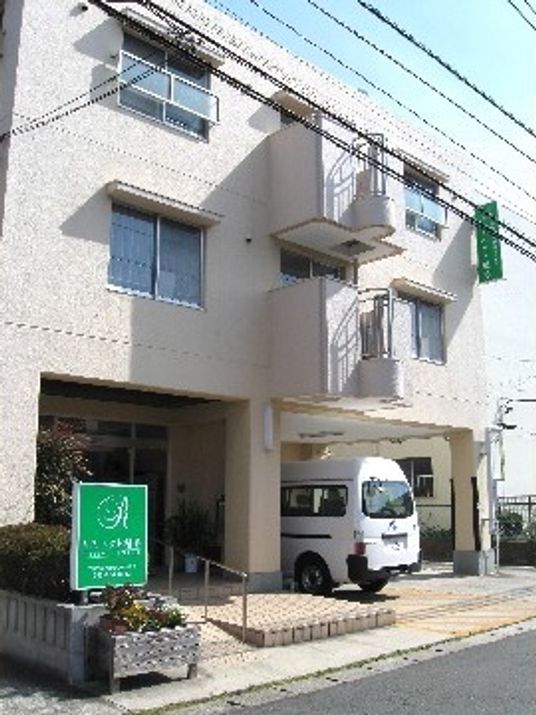 アクセス良好な外観