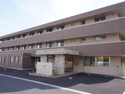 多階層の建物外観