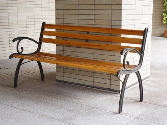 休憩用のベンチ