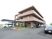 広々とした建物のエントランス