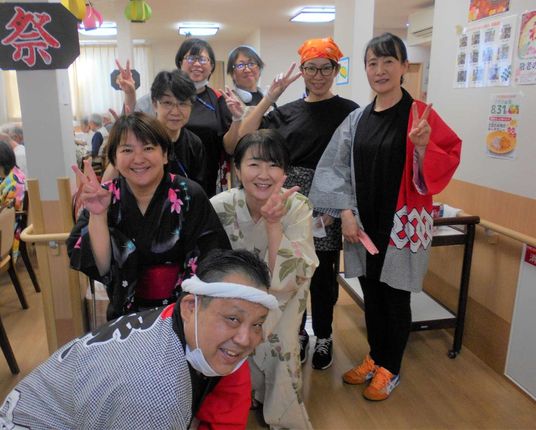和やかな食堂の様子