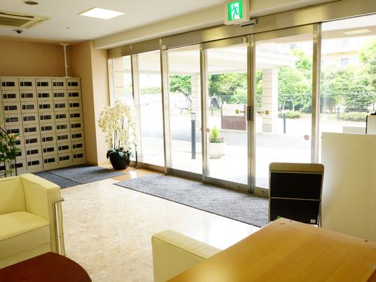 入口付近のゆったり空間