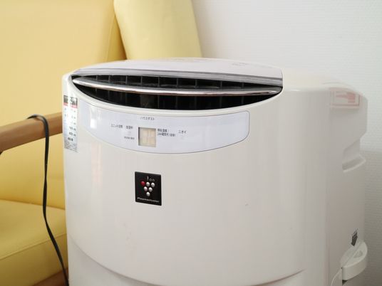 清潔な空気清浄機一台