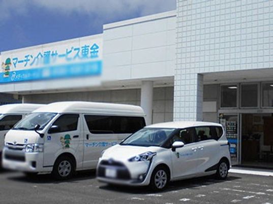 停留所前の車両