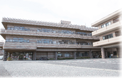 広い建物の外観