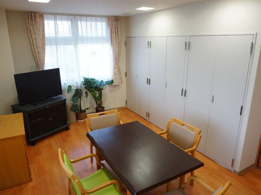 居室の一角と家具